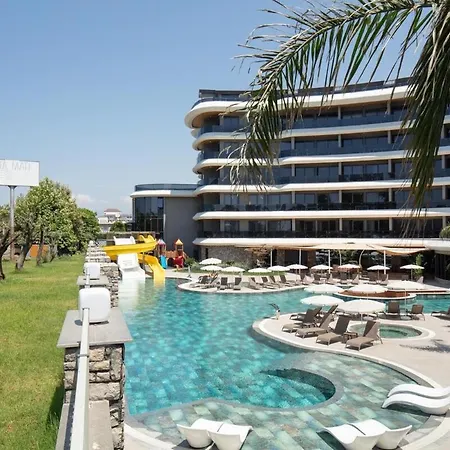 Lux Apts In Luxurious Complex, 50m To The Sea דירה